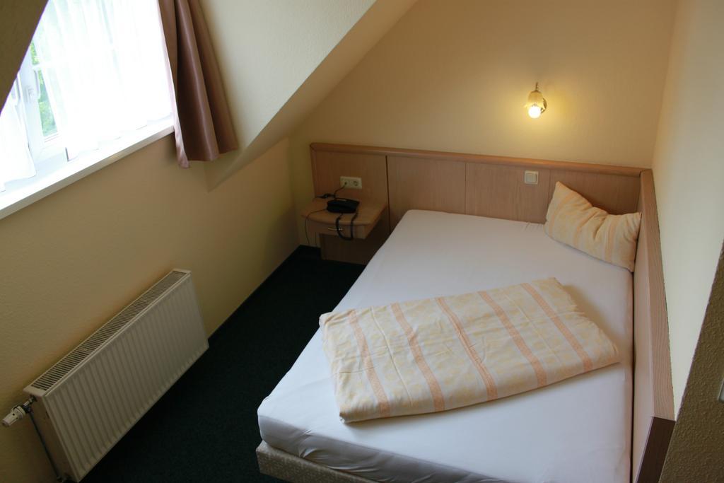 Gasthaus & Hotel Gruenhof Frankfurt  Kamer foto