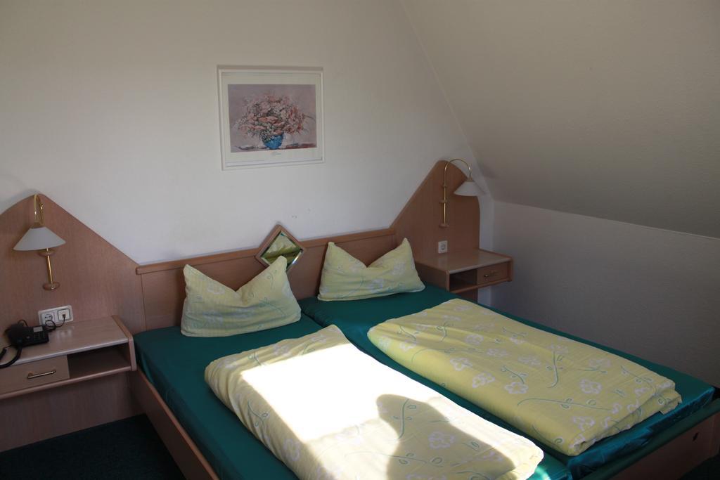 Gasthaus & Hotel Gruenhof Frankfurt  Kamer foto